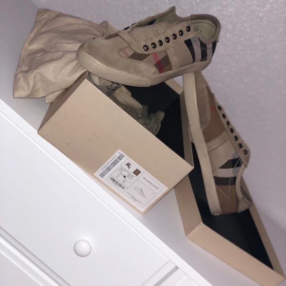 Burberry sneakers - Picture 2 of 3